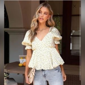 NWT: Vici Collection Capture The Moment Floral Puff Sleeve Top, Large